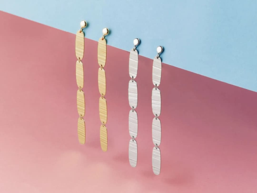 Jakie kolczyki do okrągłej twarzy? 5 stylów, które Cię zachwycą