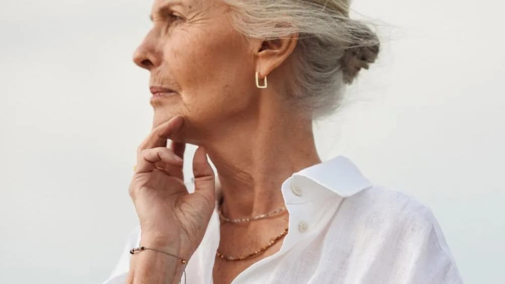 Jak nosić biżuterię, aby uniknąć modowych wpadek i wyglądać świetnie