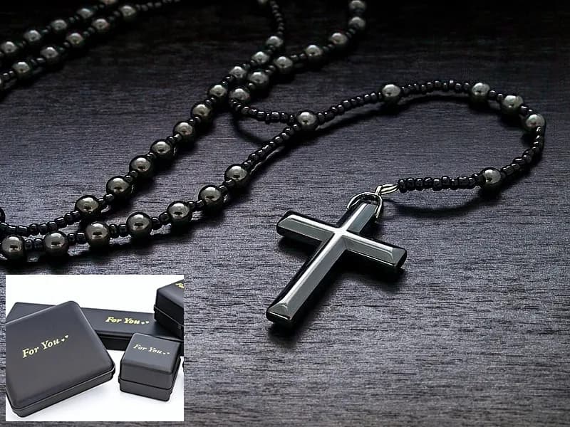 Wisiorek jak różaniec – piękno biżuterii łączącej modlitwę i styl