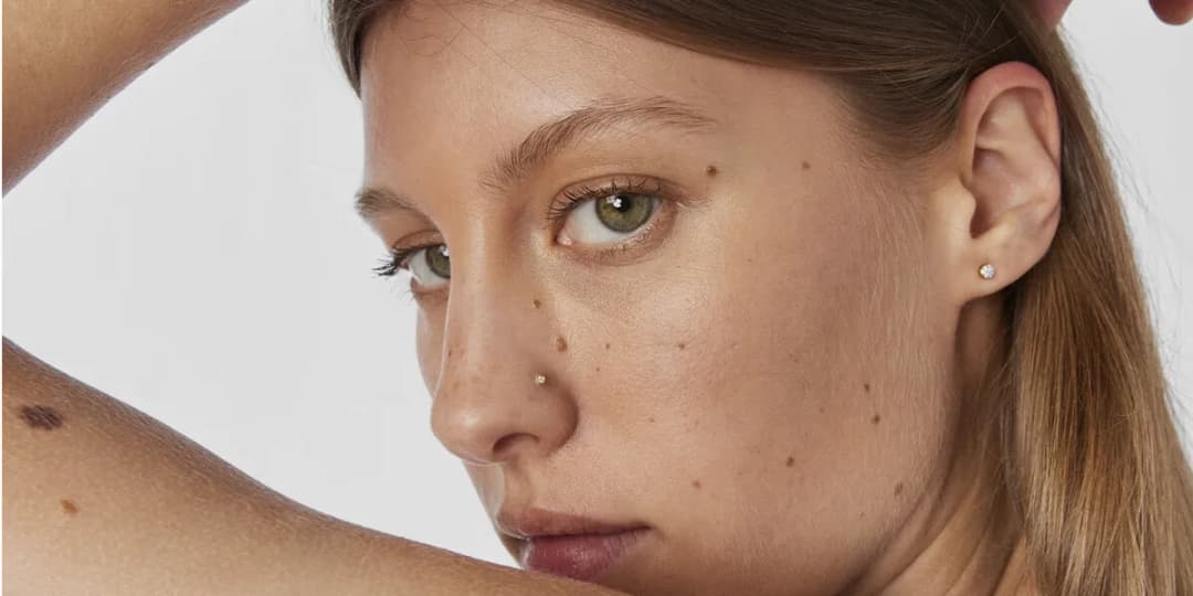Jak ukryć kolczyk w nosie: 5 skutecznych metod na dyskretny wygląd